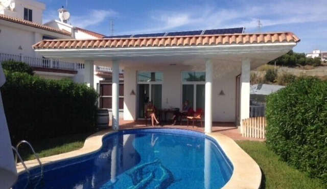 Beautiful apartment by the pool - 200 m to the sea