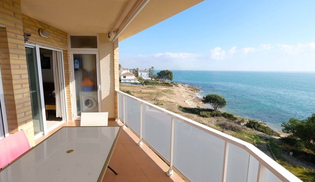 Beautiful apartment for 6 guests with pool, A/C and balcony