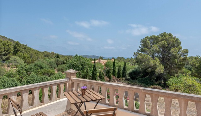 Beautiful Country House "Can Cancus" in Nature with Rooftop Terrace, Garden & Wi-Fi