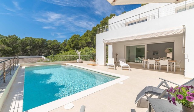 Beautiful home in Sa Font de Sa Cala