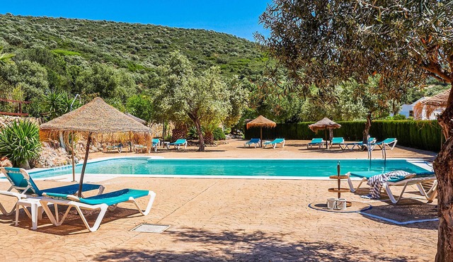 Beautiful home in Estepa with WiFi