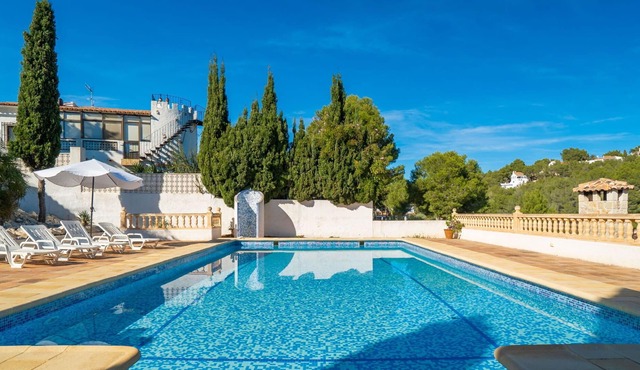Beautiful private villa for 6 people with WIFI, private pool, A/C, TV, terrace and parking