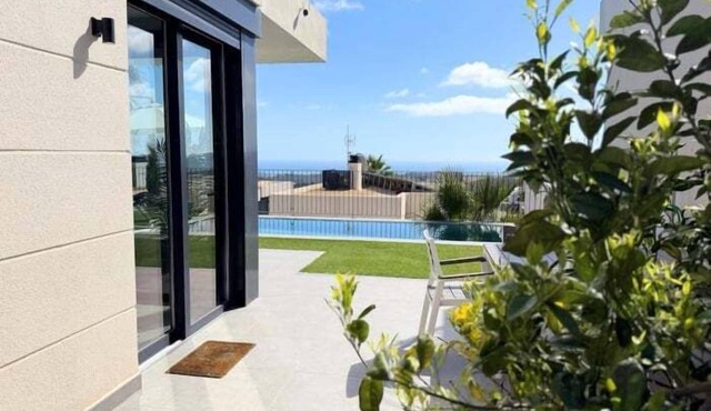 Beautiful villa with private pool and sea views