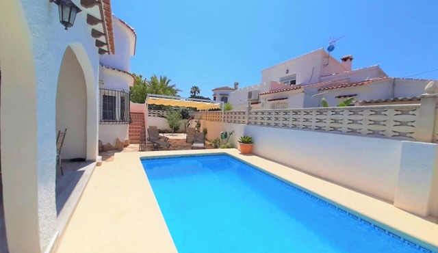BELLA VISTA - 300m from the Beach, Private Pool Havre de Paix for Families" (in French)