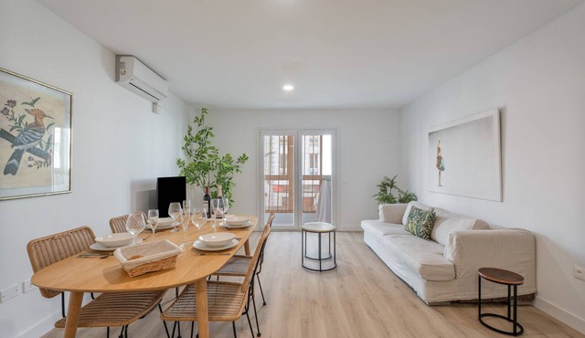 Bellavista 1B Holiday Apartment with Balcony, Wi-Fi and Air Conditioning