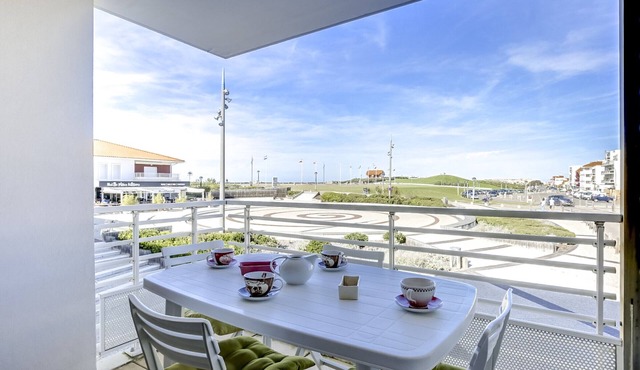 Biscarrosse Beach - 1BR Apartment with Parking, Balcony and Sleeps 4 in Biscarrosse Plage