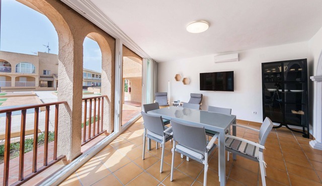 Bright apartment with a large pool near the mountains and the sea