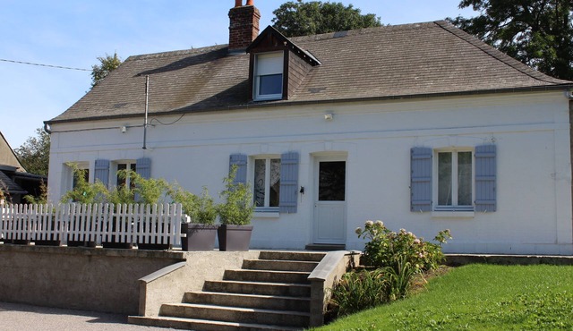 Bright cottage with terrace and garden ideal for visiting the region in Vaudricourt