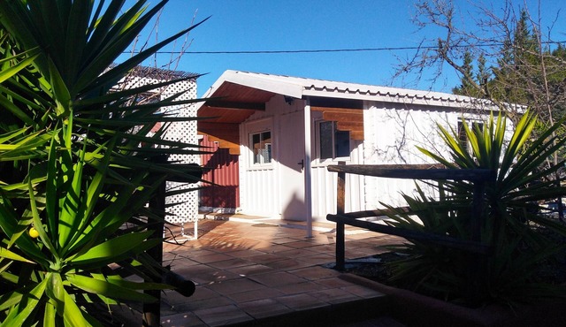 Bungalow, pool and free WiFi