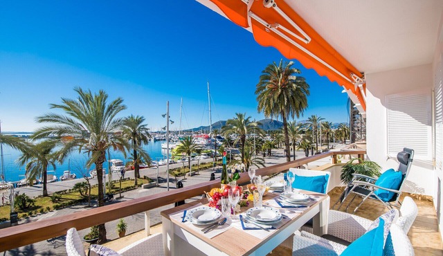 Butterfly apartment in front of the sea in Alcudia