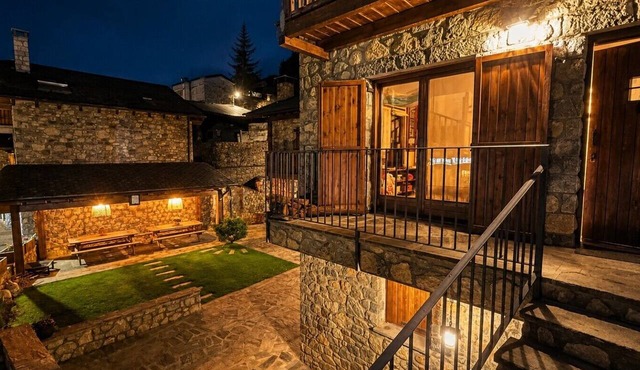 Cal Cente - Casa de Muntanya amb Jardí Compartit in Isòvol