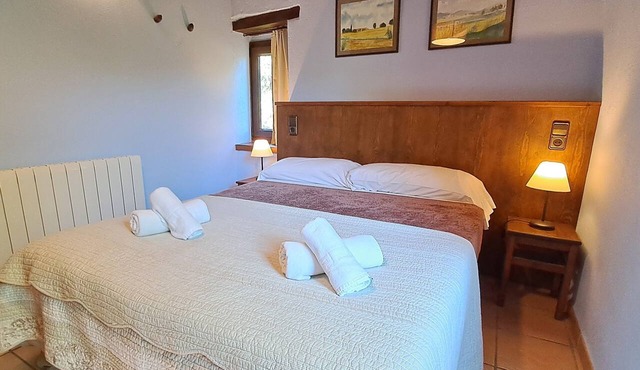 Can Bosquita – holiday home with pool, views and village within walking distance