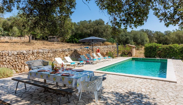 Can Gallot De Punxuat – Mountain Views, Private Pool, Wi-Fi & Air Conditioning