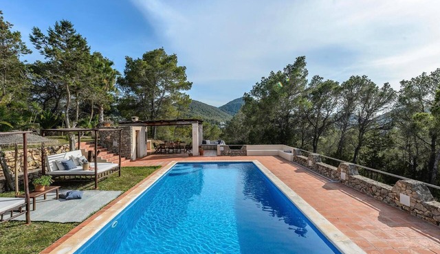 CAN JAIS, BEAUTIFUL CHALET IN THE HEART OF SAN JOSE