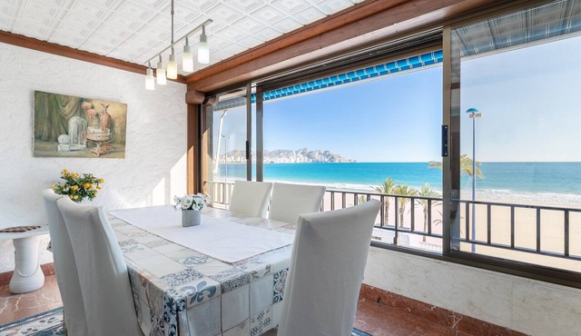 Casa Blanca 2 Apartment with Sea Views, Barbecue, Air Conditioning and Wi-Fi