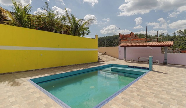 Casa de Campo c Piscina e Churrasqueira no Centro in Araçariguama