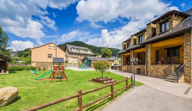 Casa Rural Devesa in Villablino, Laciana Valley with Pool