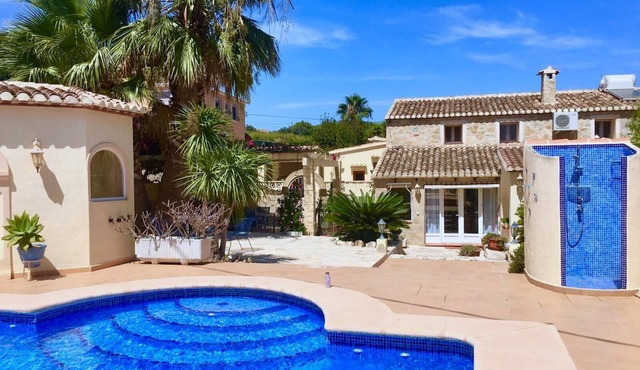 Casa Tranquilo. Charming Character house with Large Private Pool, Moraira