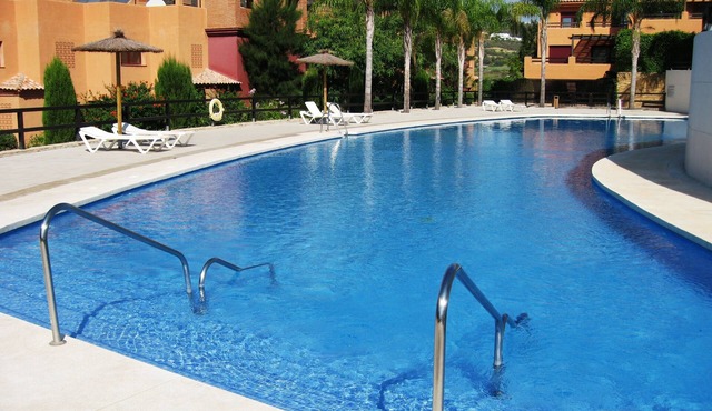 Casares Golf Gardens. Superb two bed Apt in Casares with free WIFI, AC & heating