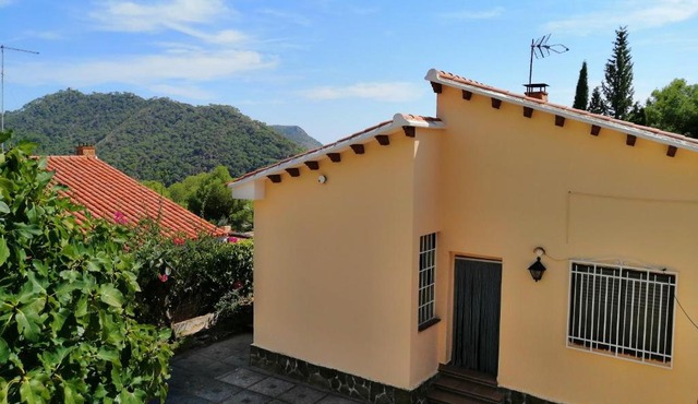 CHALET MONTPRATS, SERRA in Serra