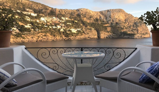 Charming apartment with incredible sea views