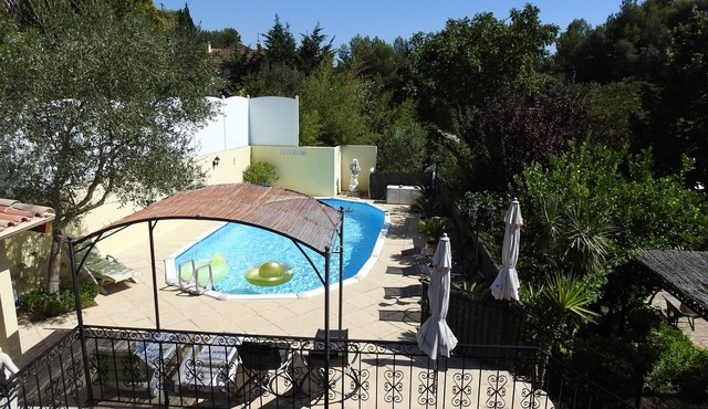 Charming Villa with a Pool, Near Cassis and the Beaches in Ceyreste