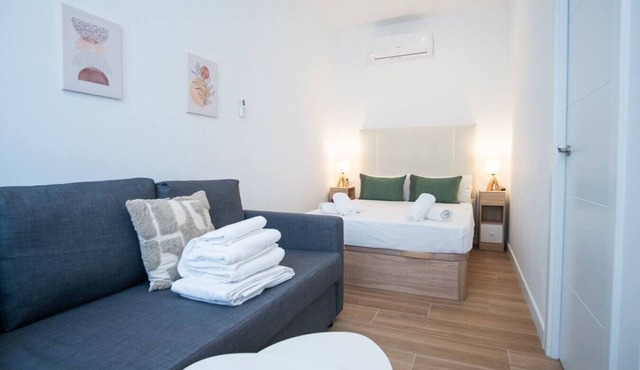 Cinema Loft Madrid | Hot Tub & Arcade