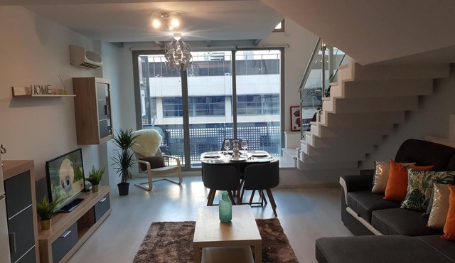 Comfortable 3-bedroom Duplex with balcony in Sanchinarro