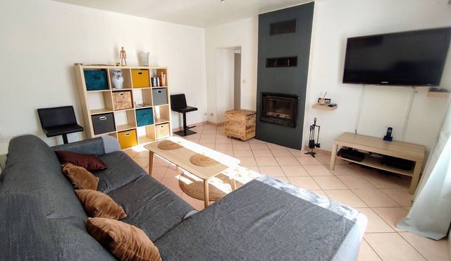 Comfortable cottage with fireplace and parking, near Verdun in Dompcevrin