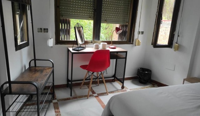 Convenient Rooms - Ferry, Train & Bus Station -