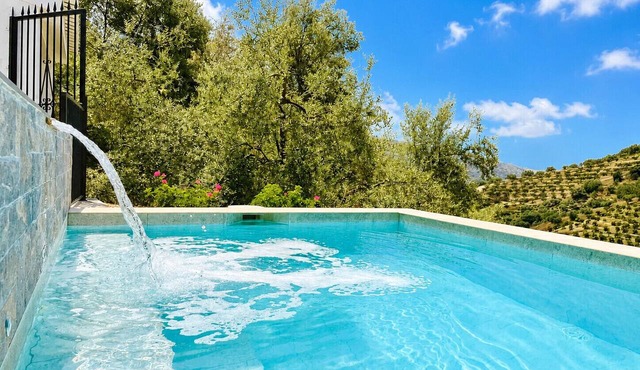 Cortijo Majuelo – Sayalonga | Private Pool, Mountain Views