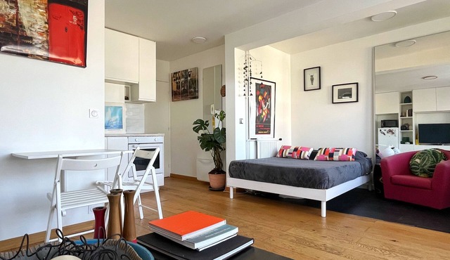 Cosy & Charming studio in Suresnes in Suresnes