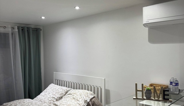 Cosy studio near the airport in Villeneuve-le-Roi