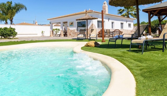 Country House Serrano – Private Villa with Heated Pool, Minigolf, Ping Pong, Basketball in Cártama