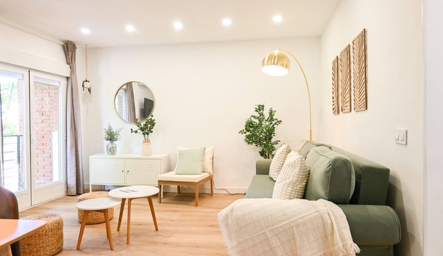 Cozy 2 bedroom apartment in Hortaleza LOR12