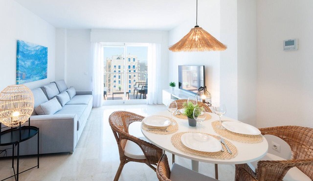 Cozy apartment with Mediterranean style, a few meters from the beach. Terrace overlooking the sea.- only families