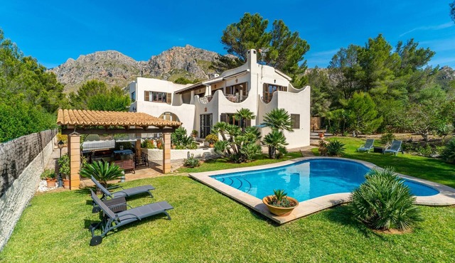 Cozy home in Betlem with private swimming pool, can be inside or outside in Betlem