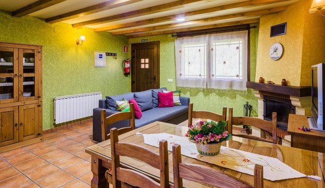 Cuartal Country House in Laciana Valley: Pool and Nature