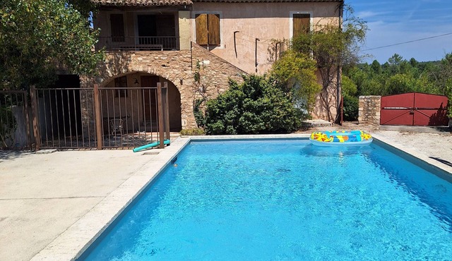 Detached house with private pool in Vagnas