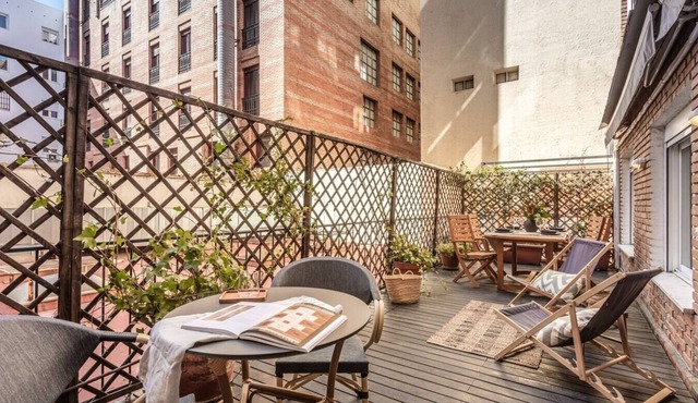 Dunga - 2 bedrooms and terrace in Castellana in Madrid