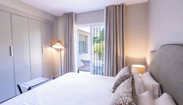 Elviria Hills Living