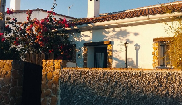 Quiet and cozy country house in a village