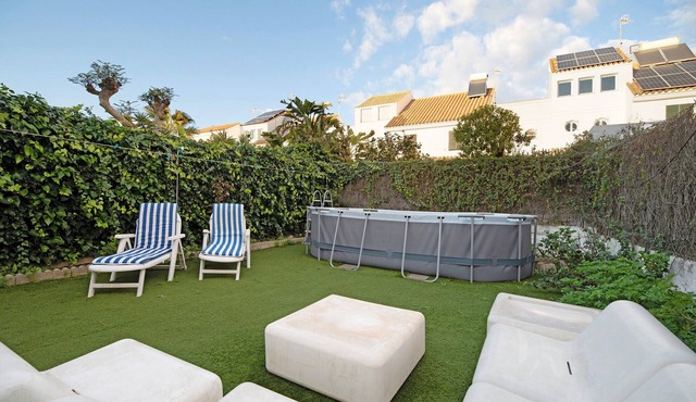 Espiritu Santo Velero: House with Private Pool and Garden by the Beach
