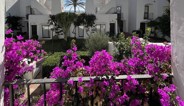 Estepona-Villacana. Nice apartment near the sea and pools