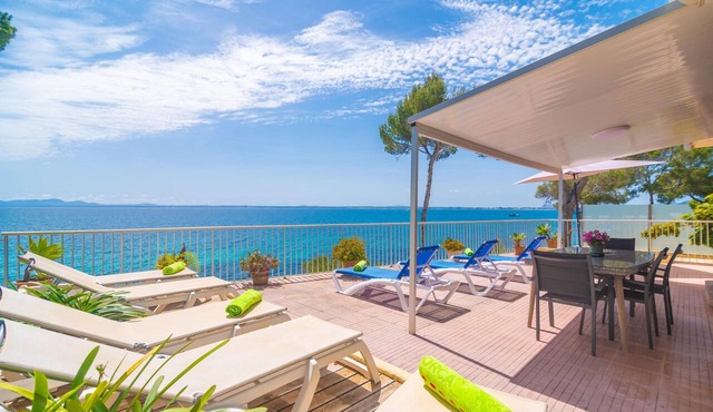 FAR D’ALCANADA - Beautiful seafront house in Alcanada with free Wi-Fi