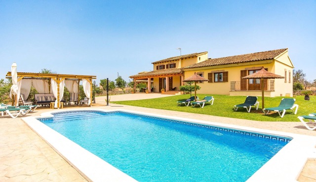 Finca Can Cocou for 10 persons near Can Picafort Mallorca