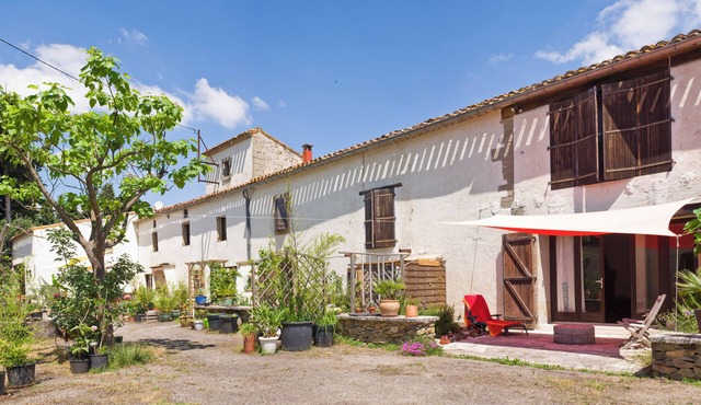 Gite in the countryside but 3 km from a village with all amenities. in Bellegarde-du-Razès