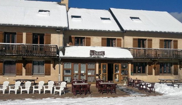 Gite la draye - sleeps 44 in Crots