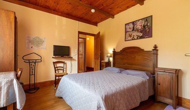 Guest Room “Côté Jardin” with Shared Terrace, Communal Garden and Wi-Fi in Dunière-sur-Eyrieux