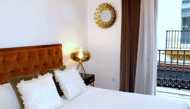 H Doble Roomsole - One Bedroom Hotel, Sleeps 2